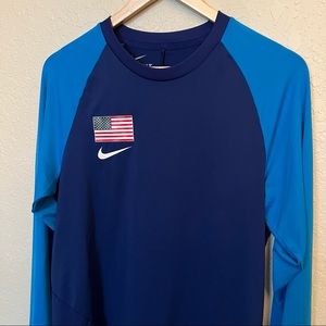 Men’s small Nike USA dry fit longsleeve shirt